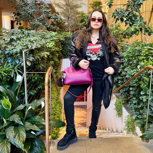 Meet your Posher, Adrianna C David ⭐️ - Picture 2 of 15